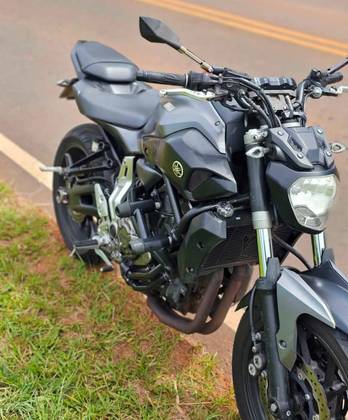 YAMAHA MT-07 